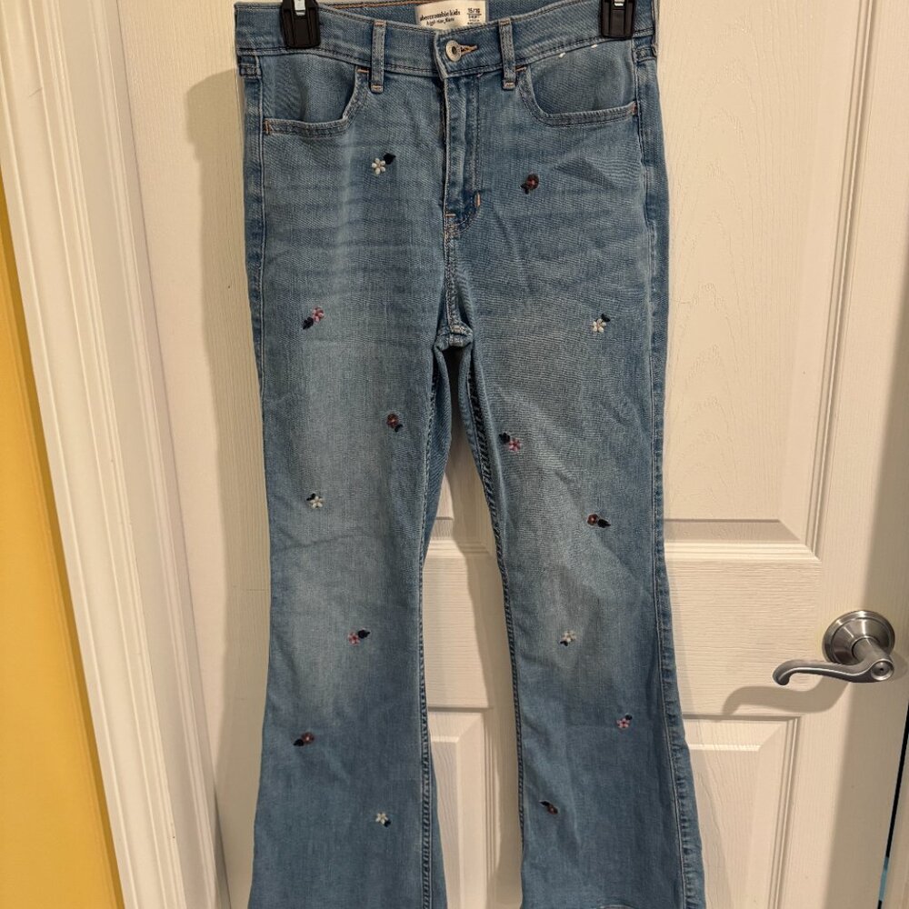 Abercrombie kids flower embroidered jeans